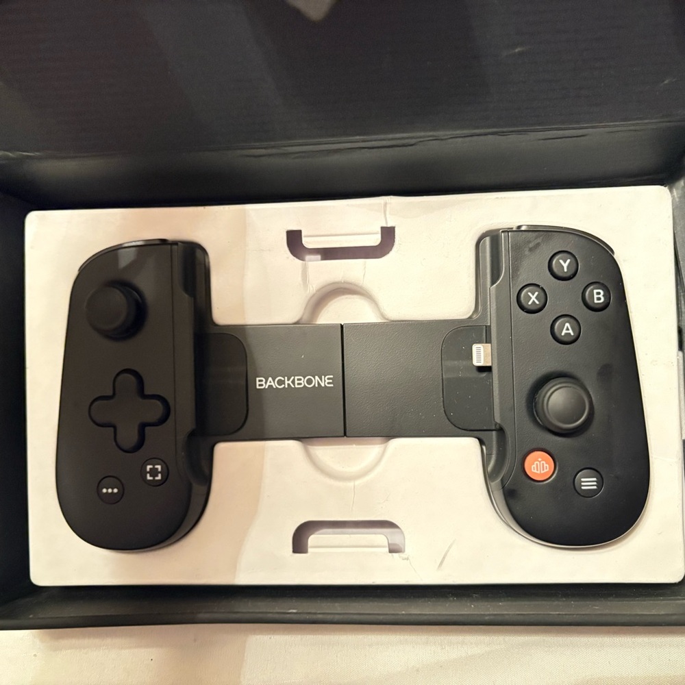Backbone Xbox controller - Picture 2 of 2